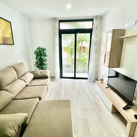 Island Suites Арона Екстериор снимка