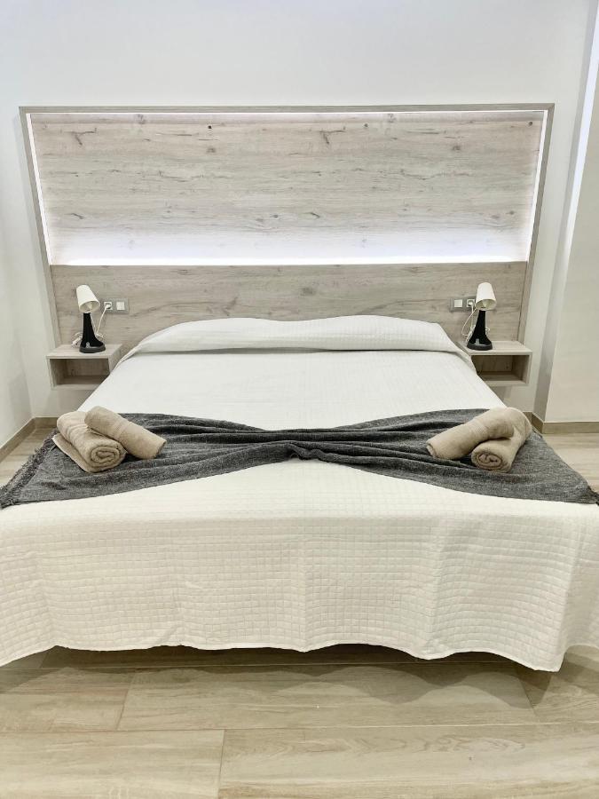 Island Suites Арона Екстериор снимка
