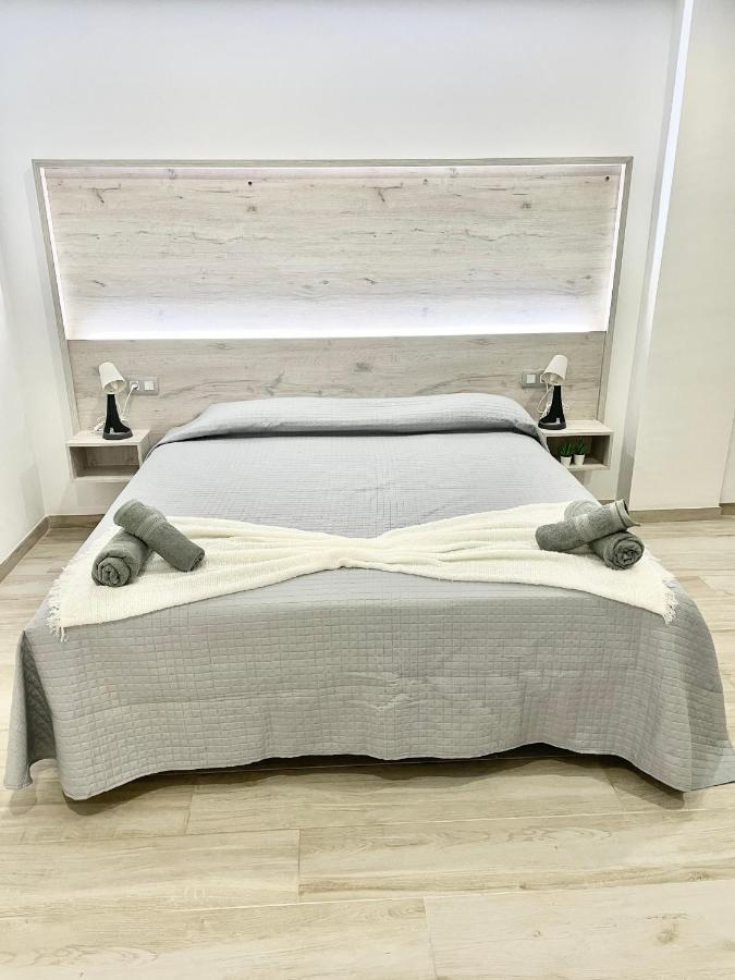 Island Suites Арона Екстериор снимка